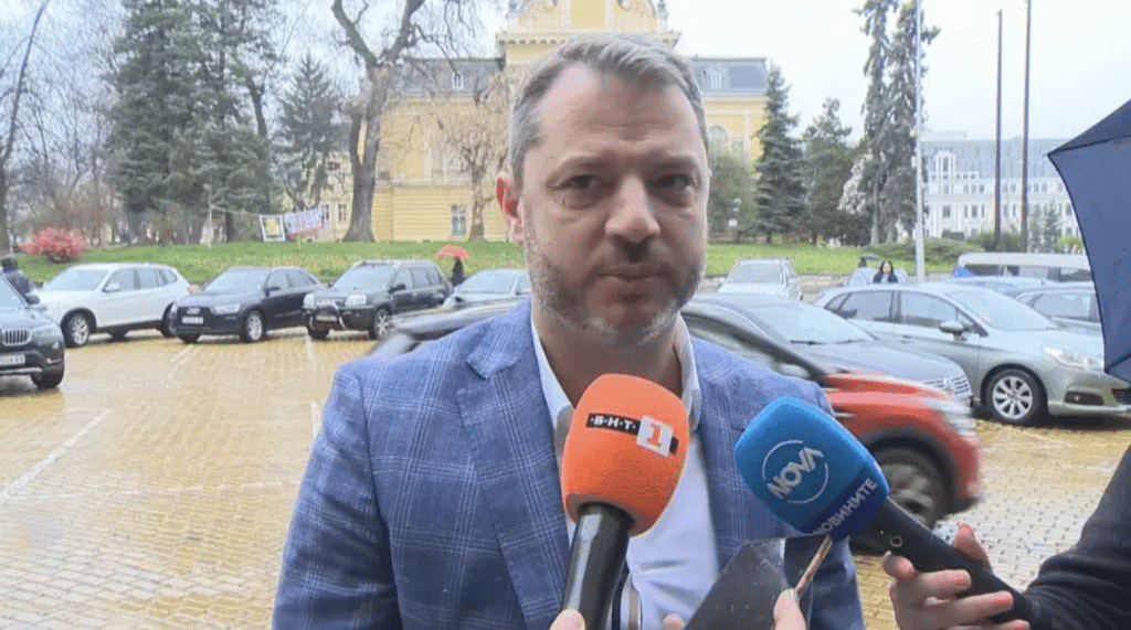 Делян Добрев: Какво му е толкова важното на Тагарев, че един Тагарев да ни прати на избори?