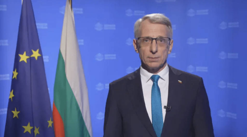 Николай Денков: Да гласуваме правителство с премиер Мария Габриел и без смяна на министри