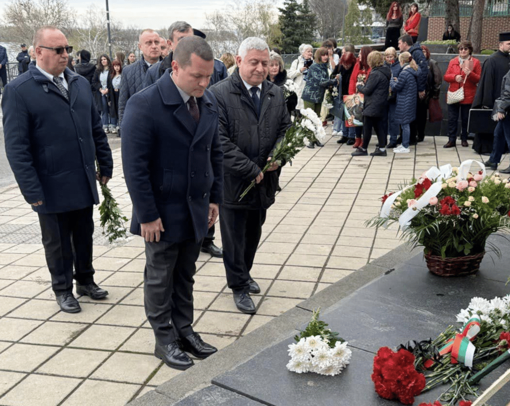 Пенчо Милков отдаде почит пред делото и паметта на Баба Тонка