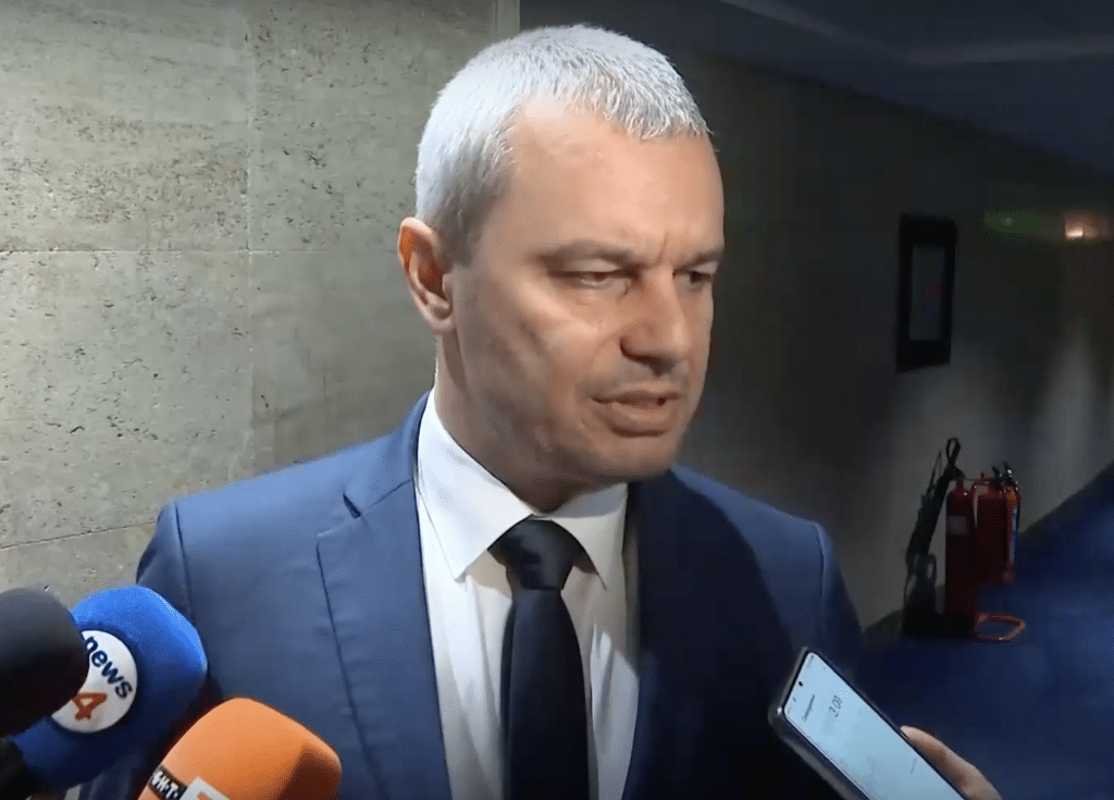 Възраждане няма да участва в извънредното заседание на парламента