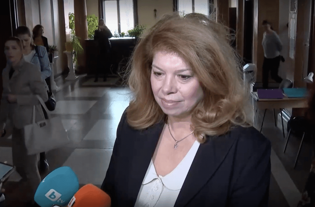 Илияна Йотова: Промените в Конституцията подсигуриха НС като терен за предизборна кампания