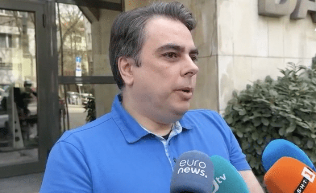 Асен Василев за ареста на Банкова: Показна акция след добра работа срещу контрабандата