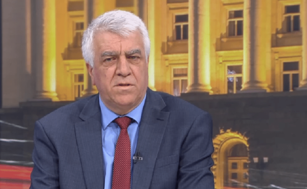 Румен Гечев: Промените в Конституцията унизиха държавния глава