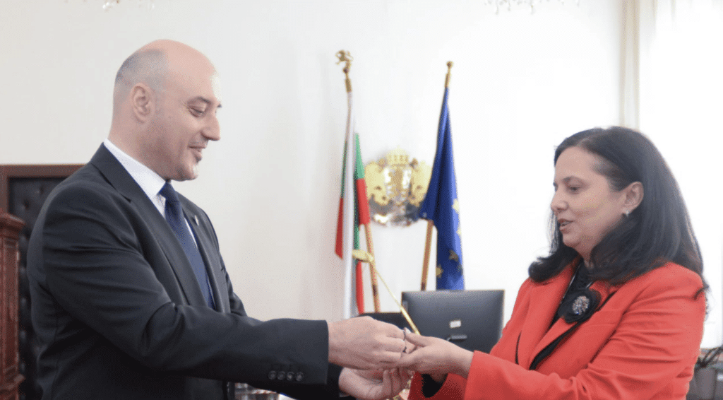 Мария Павлова прие поста от Атанас Славов
