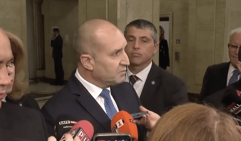 Радев: Слага се край на един провален политически експеримент – така наречената сглобка