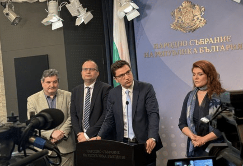 ПП-ДБ: Петкова манипулира информацията с фискалния резерв, държавата е стабилна