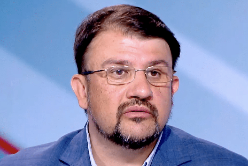 Настимир Ананиев се завърна в парламента като сътрудник