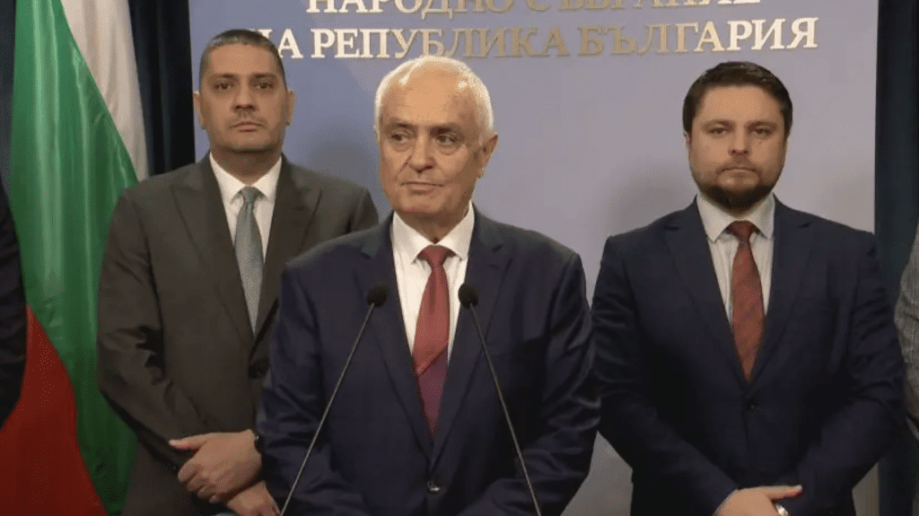 Предлагат около 30 процента увеличение на заплатите на военните