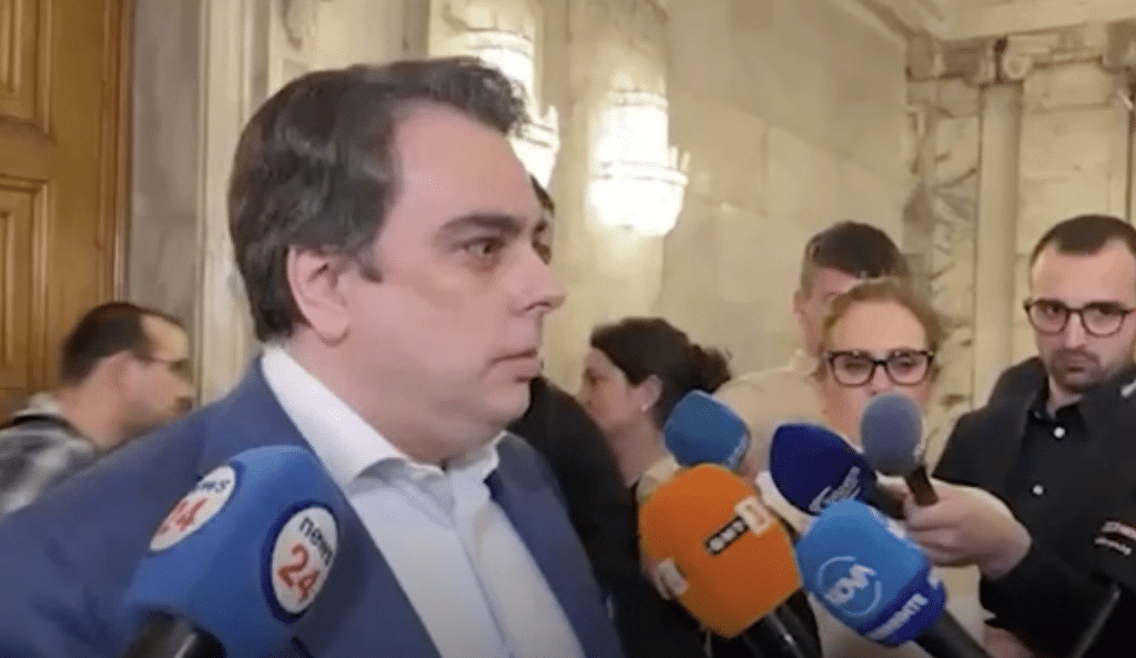 Асен Василев: Не познавам Стефан Димитров, не познавам Паскал