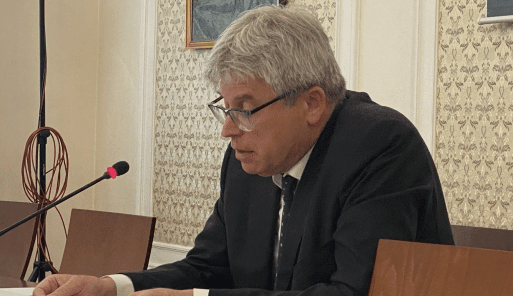 Станимир Михайлов подписа договора си за управление на НЗОК