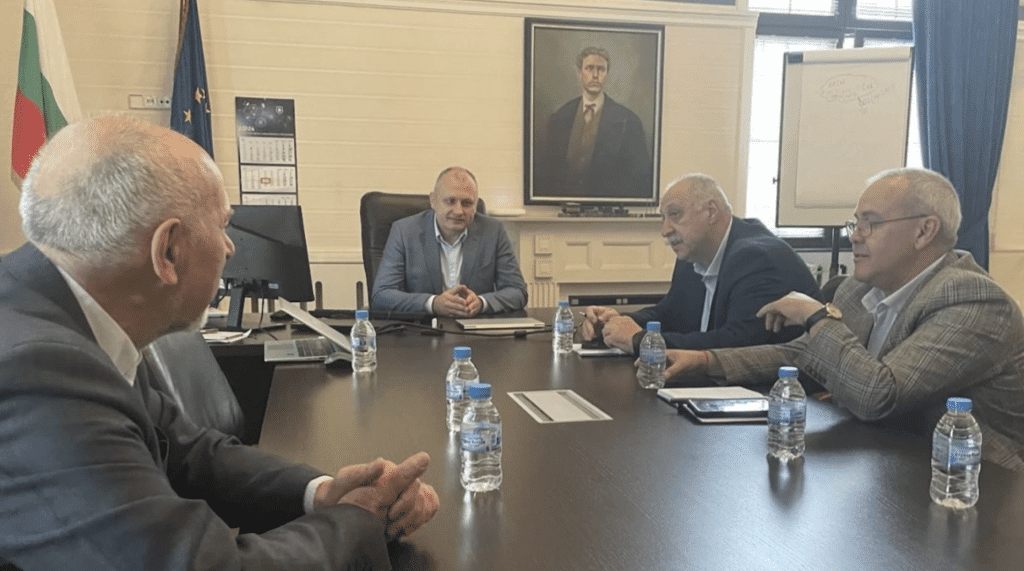 Методиката за удостоверяване на машините за гласуване ще бъде актуализирана до края на април