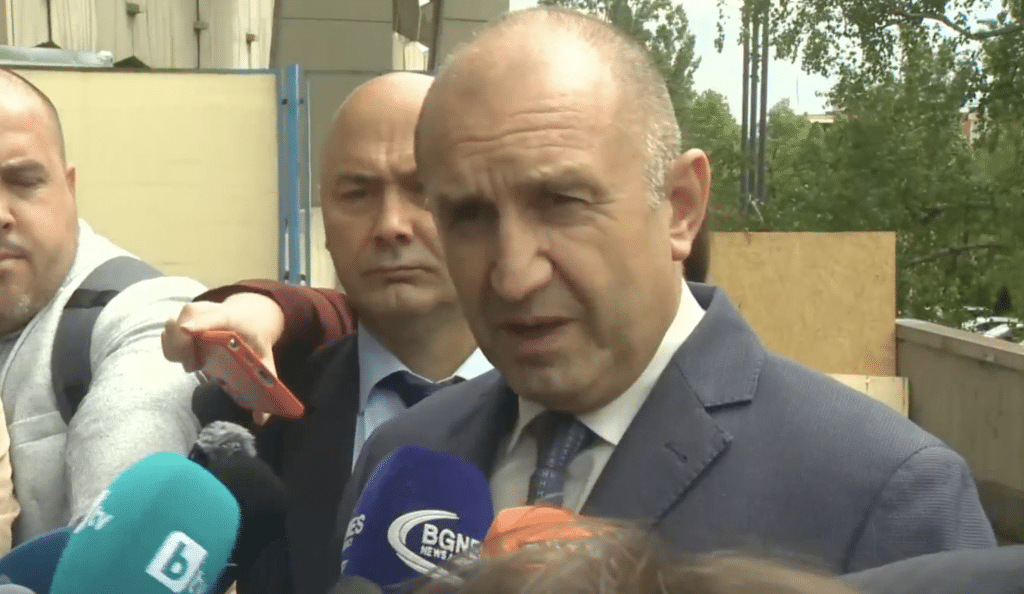 Радев: Предложението на Главчев е авангардно, в понеделник ще направим последен разговор