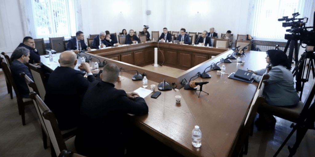 Спор за дневния ред провали първото заседание на комисията за „Турски поток“