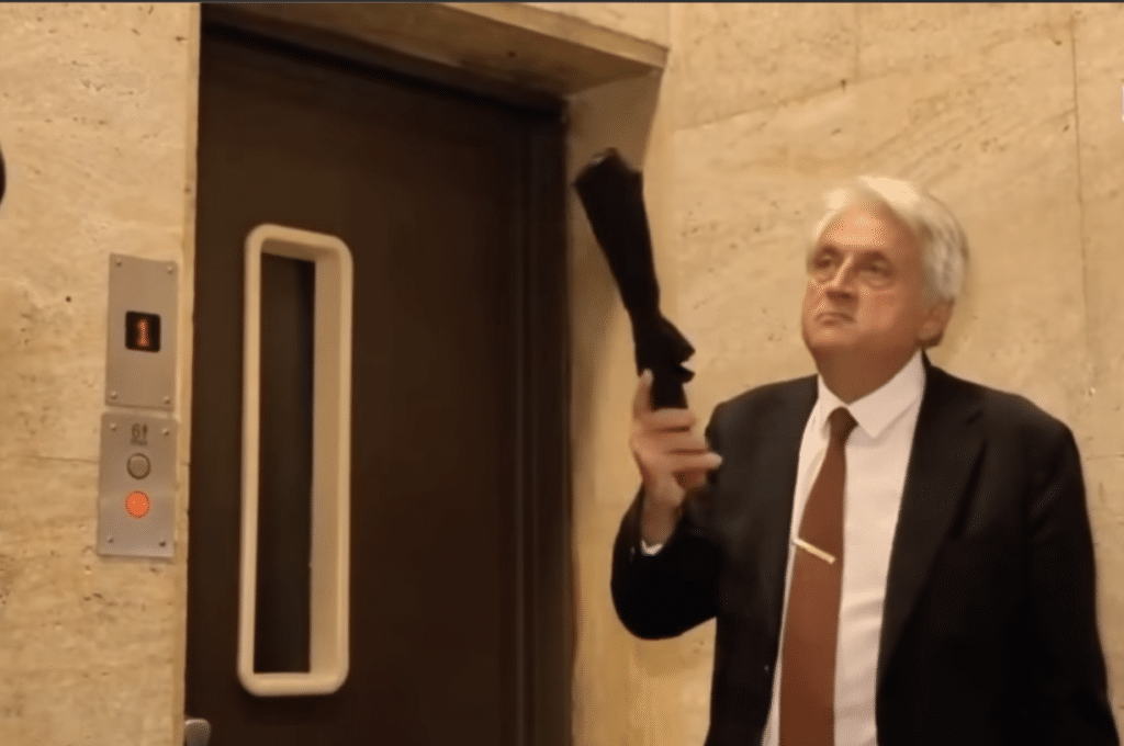 Бойко Рашков си изтърва нервите: Два пъти тръгна да бие журналисти