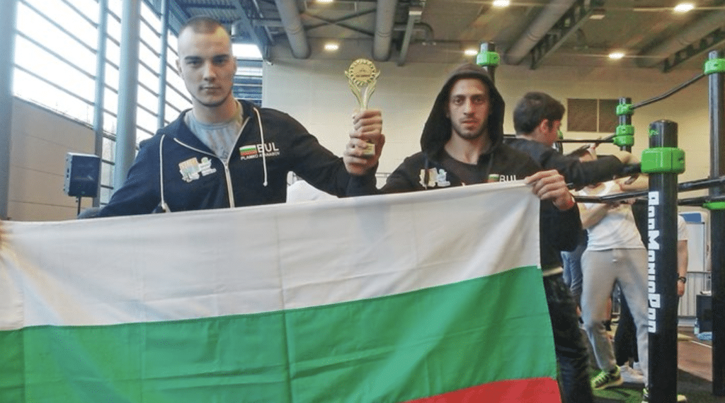 Пламен и Тони вдигат 1 милион килограма за „Гинес“ в Тръстеник