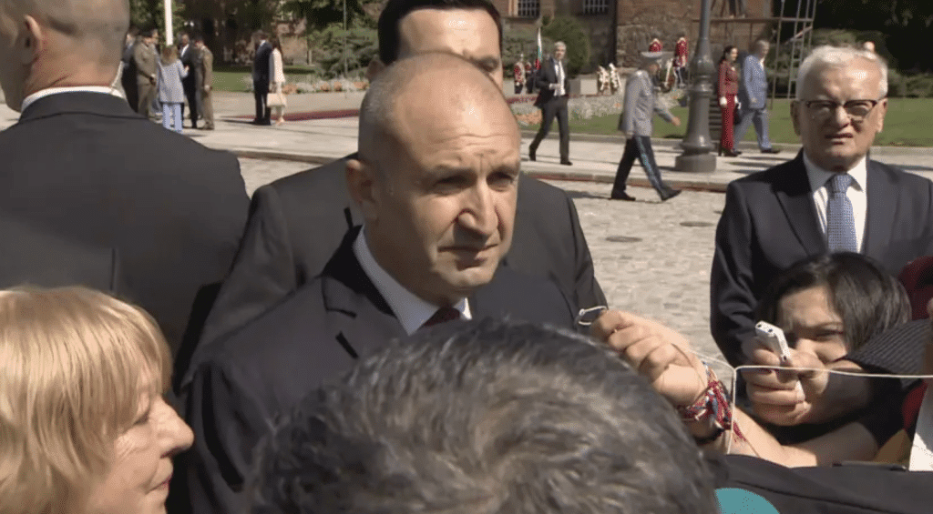 Румен Радев: В кризи и войни свикваме с неглижирането на армията, нужни са аварийни мерки