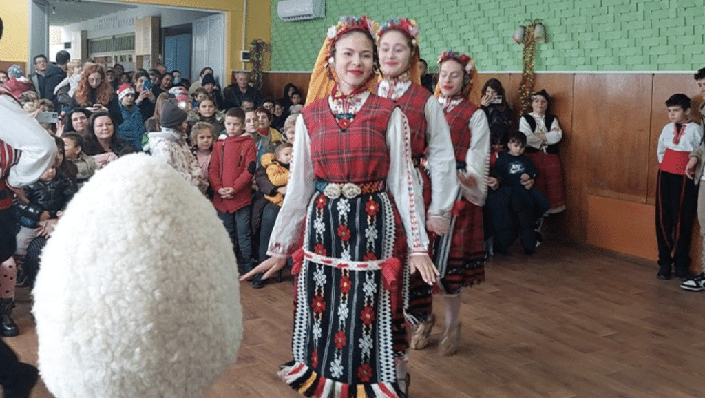 Читалището в Средна кула отбелязва 100-годишен юбилей
