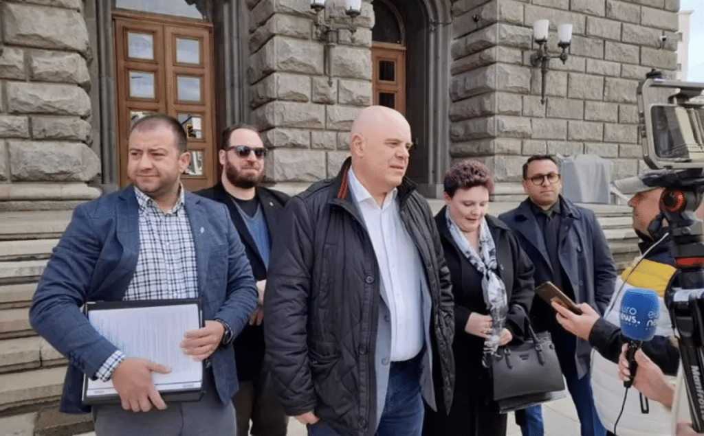 Партии искат държавата да им удвои парите за предизборна реклама