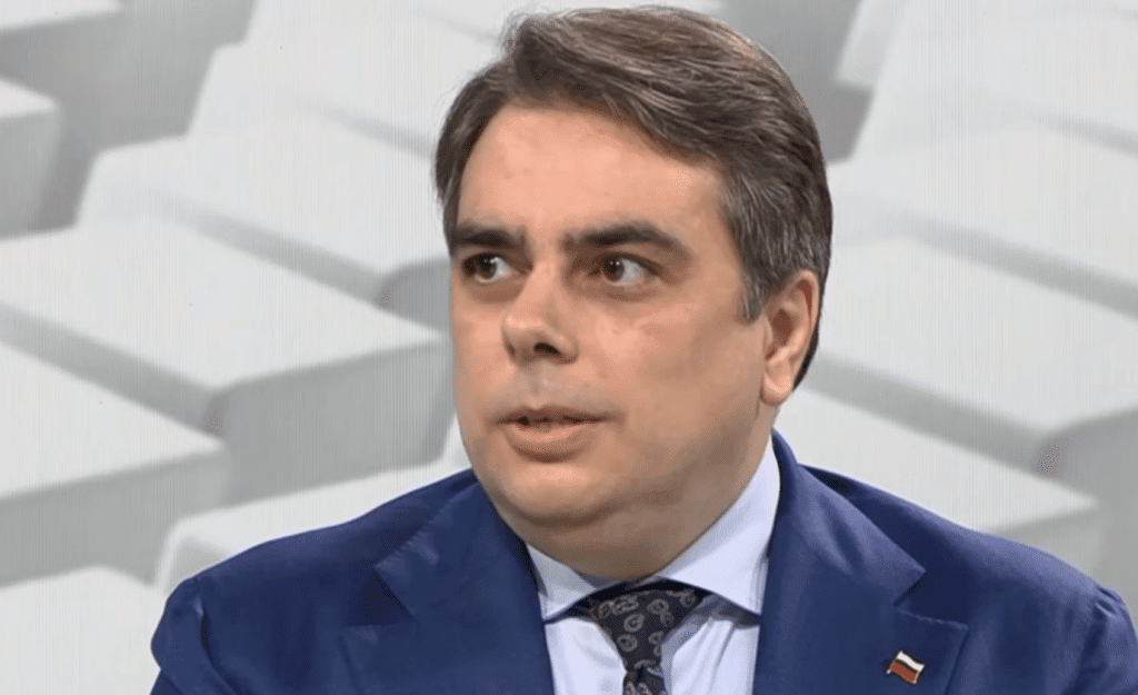 Асен Василев: Никой не е изпран, за съжаление, ние се изцапахме