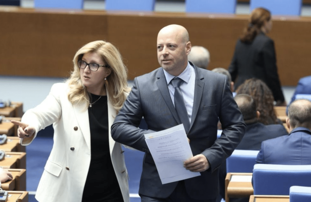 Нов депутат се закле на извънредното заседание преди края на мандата