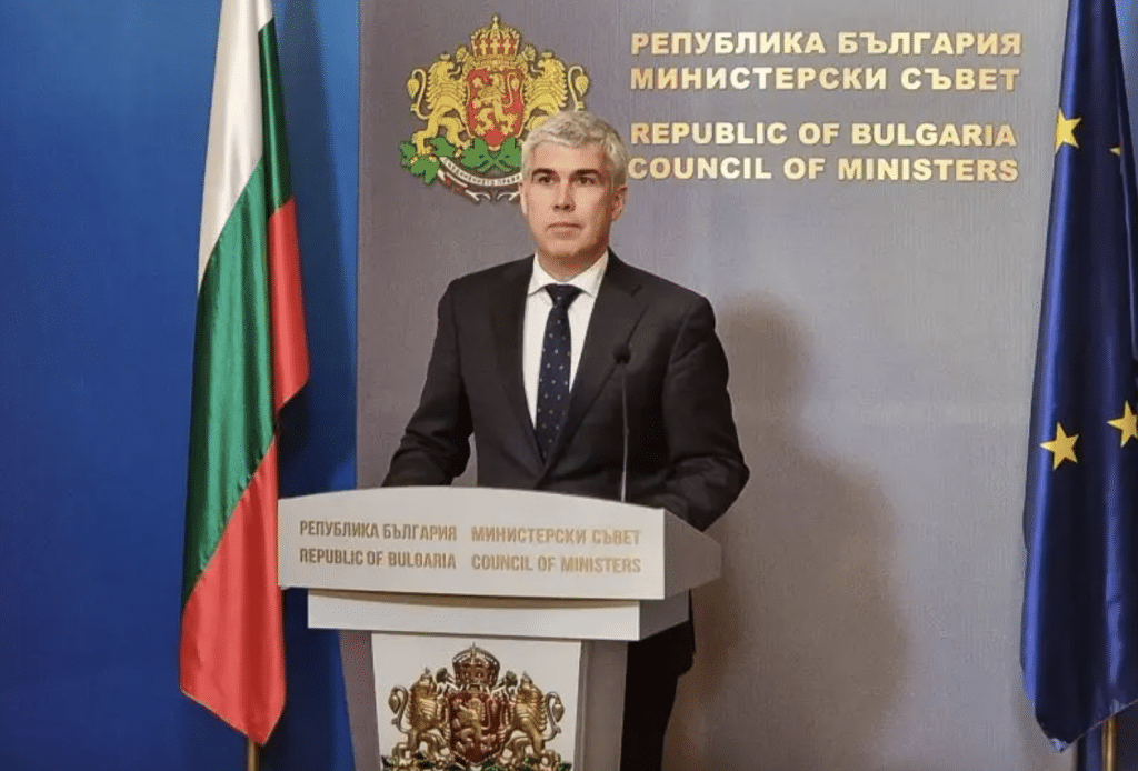 Министър Малинов: Държавата ще покрие дефицита в енергийния фонд, за да няма поскъпване на тока