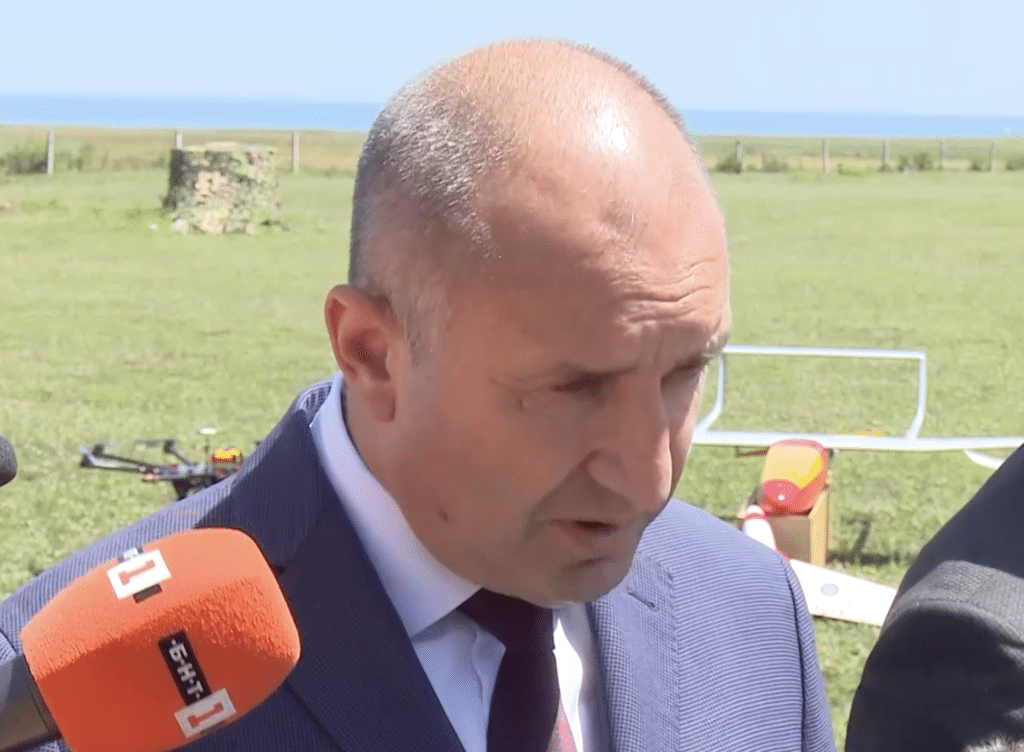 Радев: Очаквам анализ защо партиите изгониха избирателите от урните