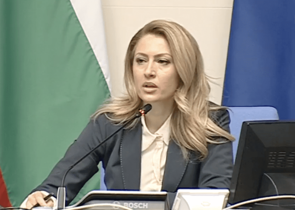 В парламента е постъпил преписът от решението на Конституционния съд, с което обявява за невалидни част от измененията в Конституцията