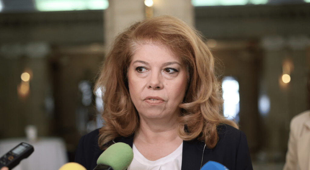 Йотова: Все още се надявам, че всички възможности не са изчерпани и ще има редовно правителство, от което имаме много голяма нужда