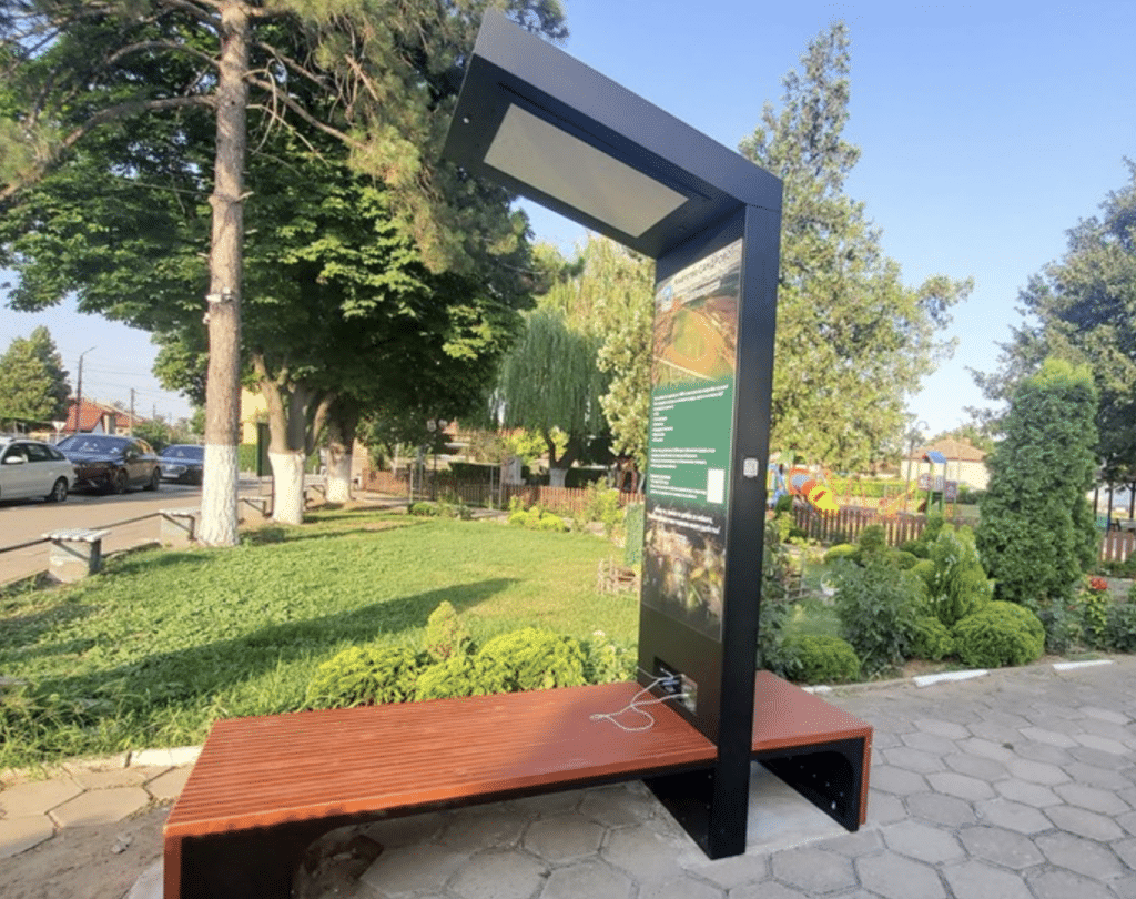 Монтираха соларна пейка в село Сандрово