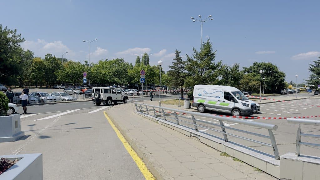Забравен сак блокира района на Терминал 1 на летище София