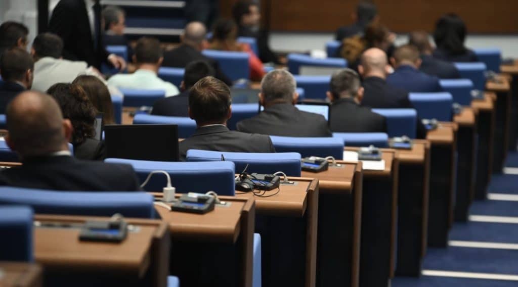 Парламентът ще изслуша министър Атанас Илков за действията на МВР срещу купуването на гласове на предстоящите избори