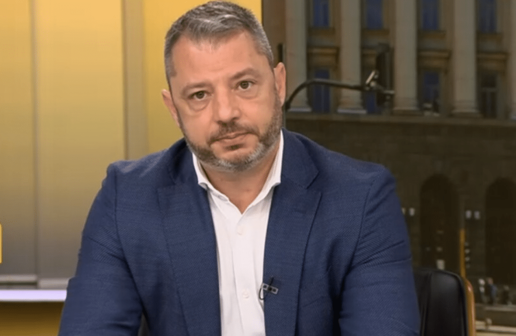 Добрев: Не виждам кой ще подкрепи втория мандат, ПП не съществува
