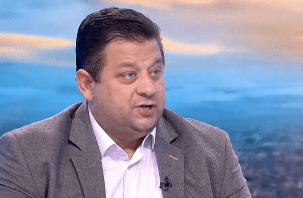 Николай Марков: Ивелин Михайлов заключи депутати в хамбар, заплашва ни с убийство