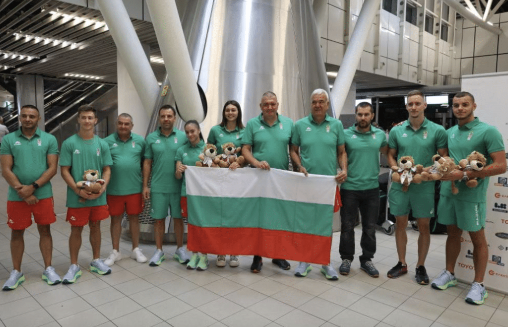 Първата група от български спортисти замина за Олимпийските игри в Париж