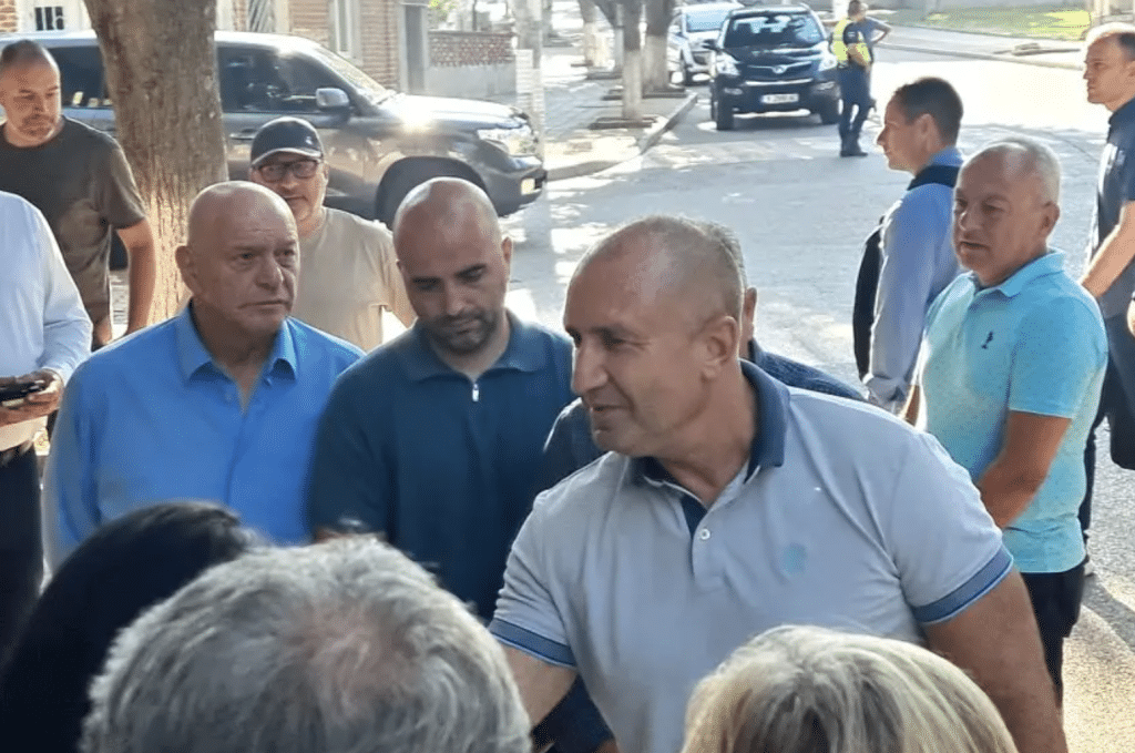 Румен Радев: Когато държавата се мобилизира, могат да се потушават бедствия