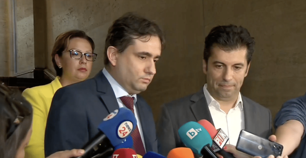 Кирил Петков: Поредните престъпници избягаха от страната