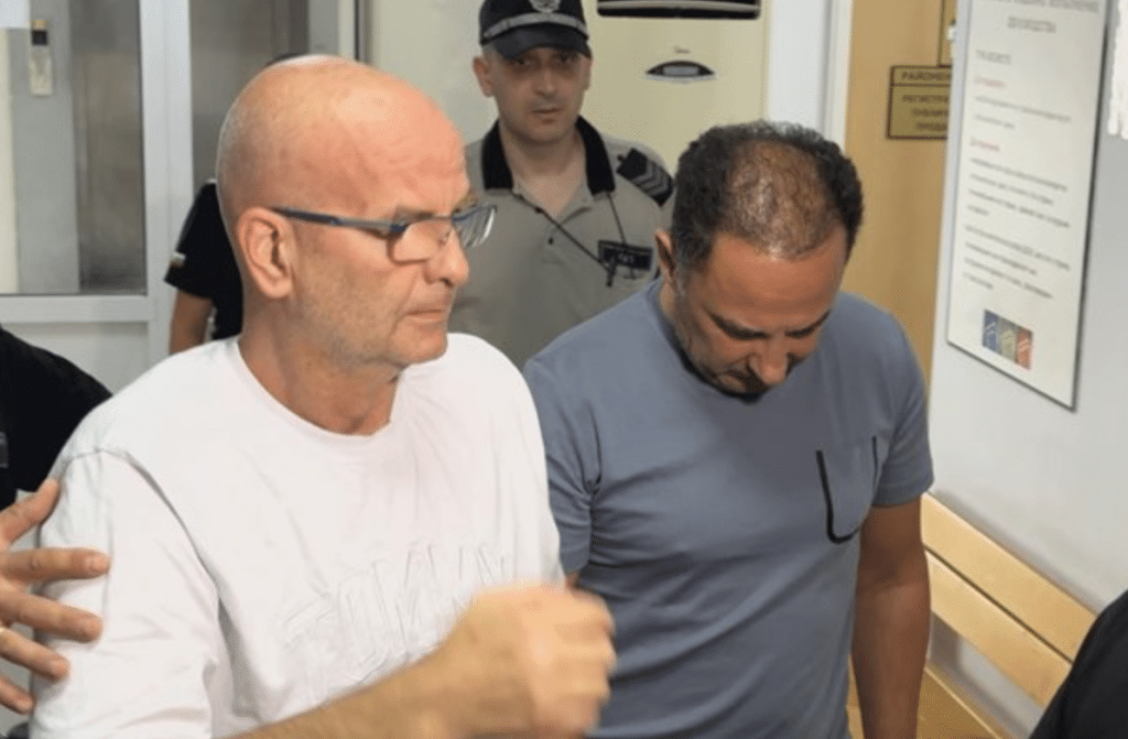 Повдигнаха обвинения на още трима лекари от Пловдив за източване на Здравната каса
