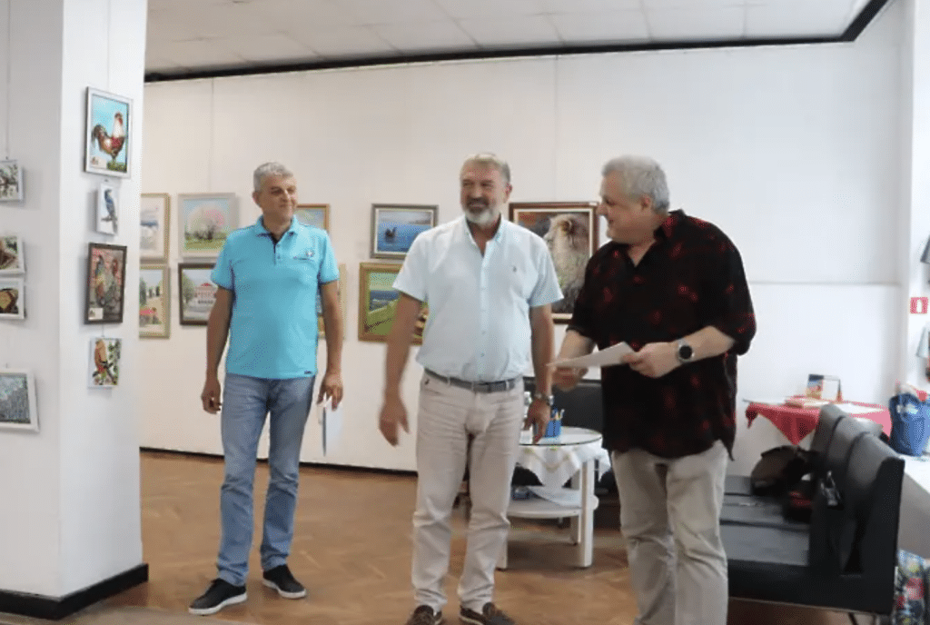 Изложба събира различните лица на лятото в галерията на „Борисова“ 6