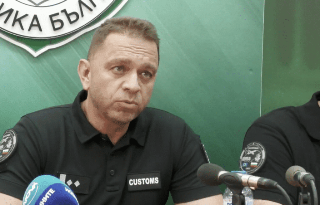 Митничари откриха близо половин тон хероин на ферибот в Бургас