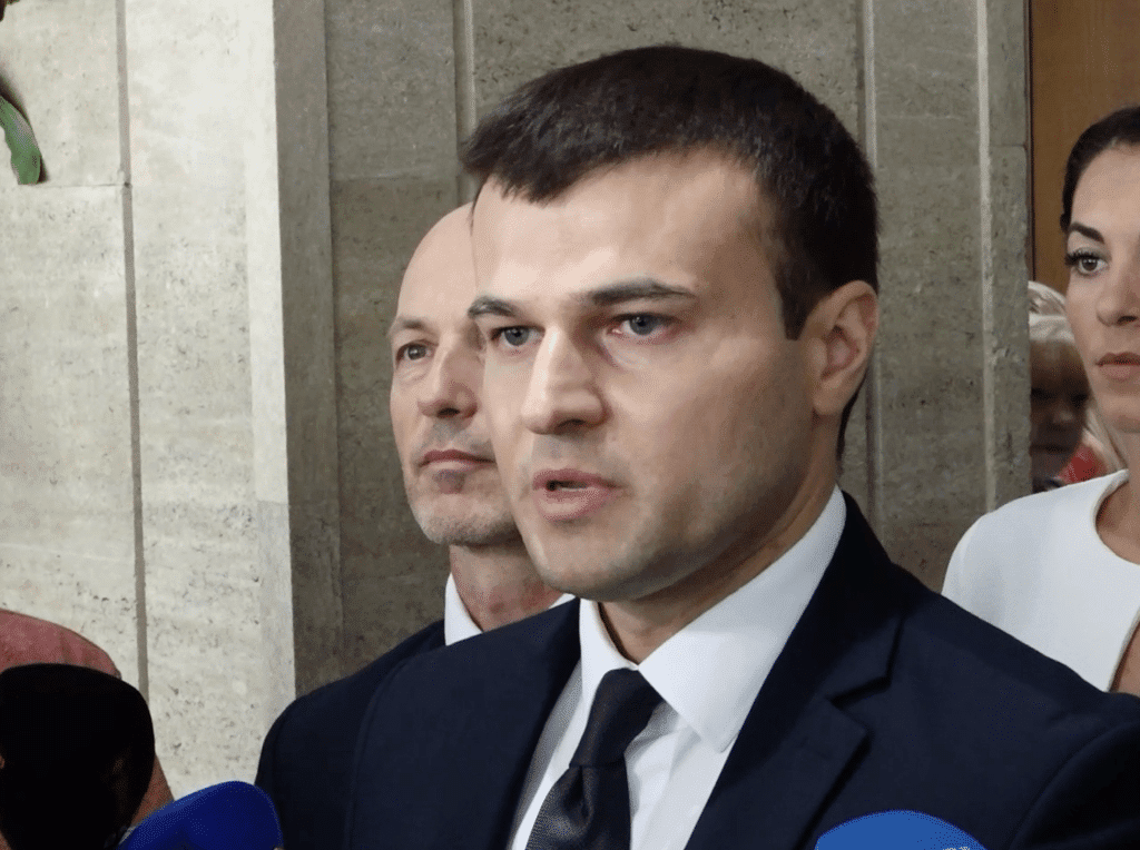 „Възраждане“ настоява по-скоро да започне изплащането на компенсациите за бизнеса заради високите цени на тока