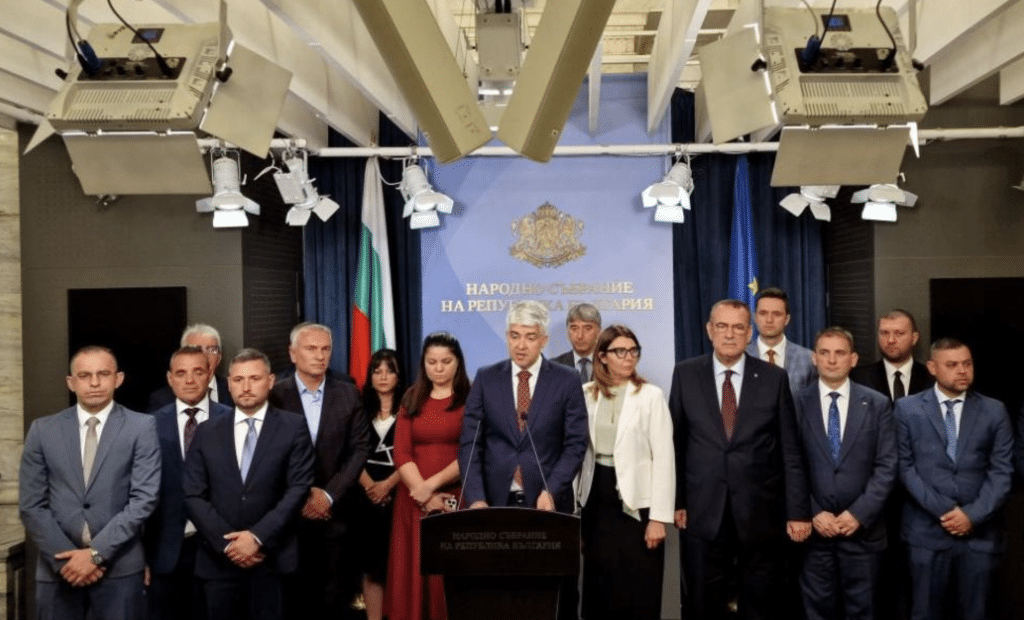 ДПС без Пеевски: Показанията на Цветан Василев разкриха факти, които повдигат въпроси не само за финансовата стабилност на страната