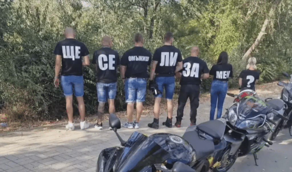 Моторист предложи брак на своята любима на АМ „Струма“
