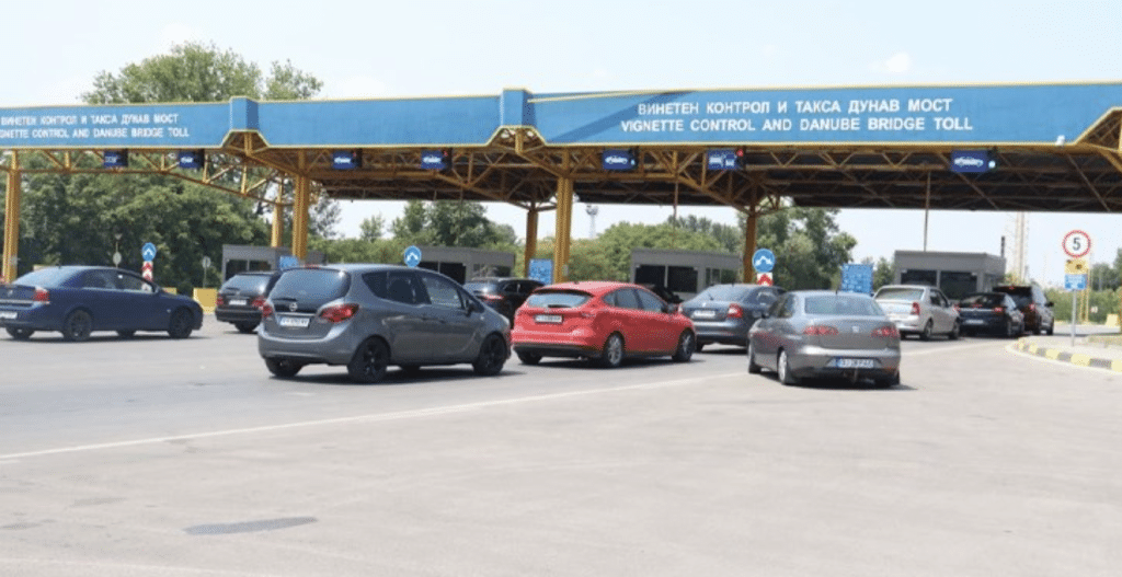 Над 35 000 леки автомобила са излезли от България през ГКПП „Дунав мост“ при Русе за последните 5 дни