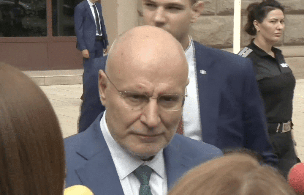 Димитър Радев: Централната банка не трябва да се въвлича в политическия процес