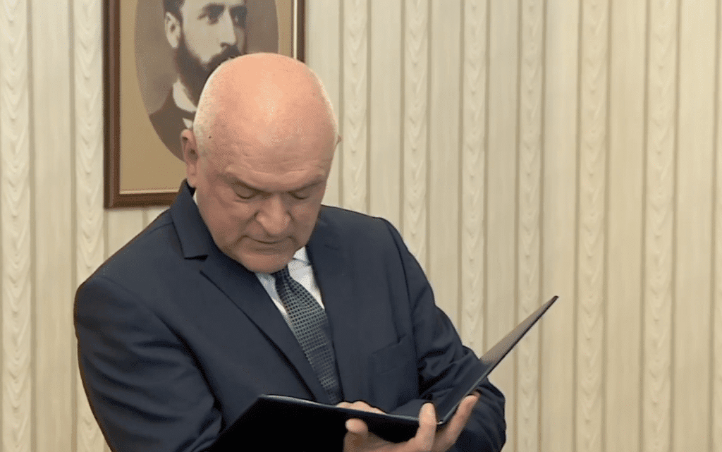 Димитър Главчев представя състава на втория си служебен кабинет