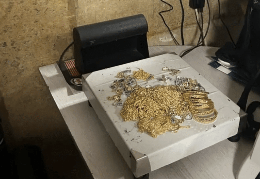 Митничари задържаха контрабандно злато за 100 000 лв. на ГКПП „Малко Търново“