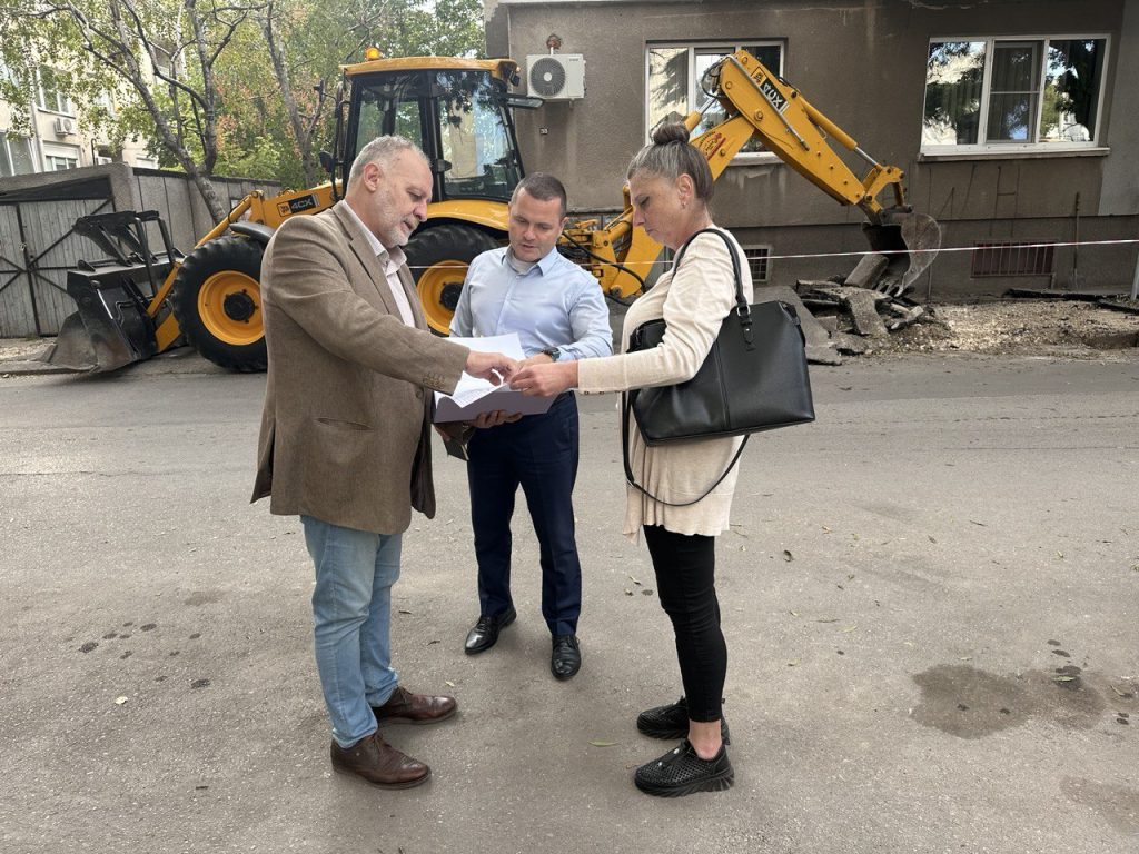 Кметът Пенчо Милков откри строителната площадка за основния ремонт на ул. „Муткурова“