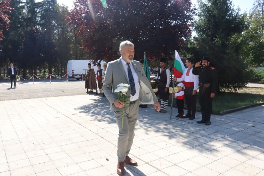Драгомир Драганов: Традициите от миналото трябва да се предават на младото поколение, защото именно те ни определят като народ