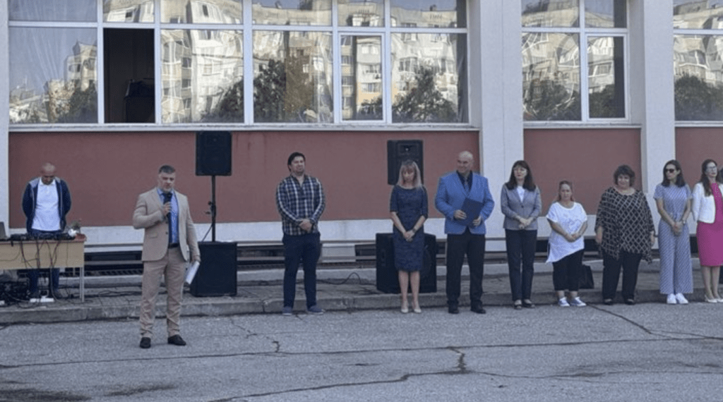 Заместник-кметът Борислав Рачев уважи откриването на учебната година в Спортното училище