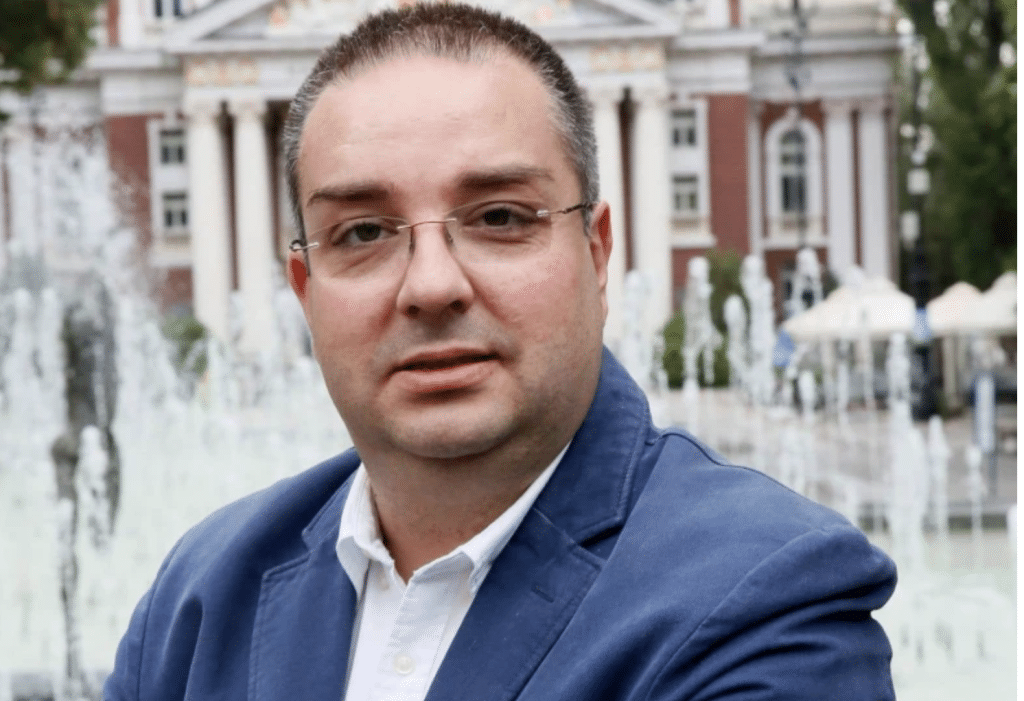 Михаил Ставрев напусна групата на БСП